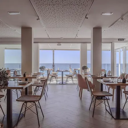 Hotel La Cala 3*