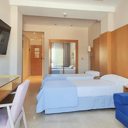 Hotel La Cala 3*